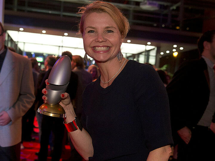 Annette Frier freut sich über ihren Comedypreis