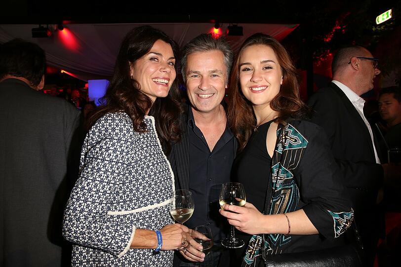 Timothy Peach mit Ehefrau Nicola Tiggeler und Tochter Tiffany