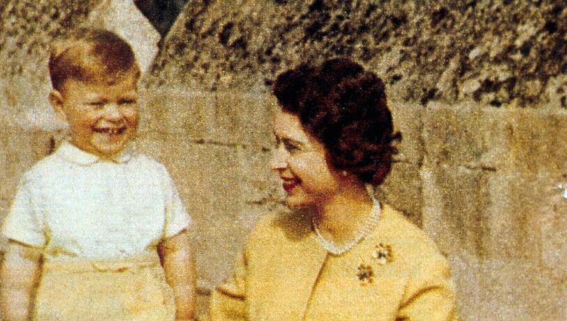 Elisabeth II. und Andrew teilen die Hunde-Liebe. Elisabeth II. und Andrew teilen die Hunde-Liebe.