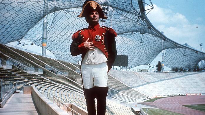 Trainerrochade zwischen Eintracht Frankfurt und dem FC Bayern – ohne Erfolg. Der herrische Gyula Lorant folgt im November 1977 bei den Münchnern auf Dettmar "Napoleon" Cramer.