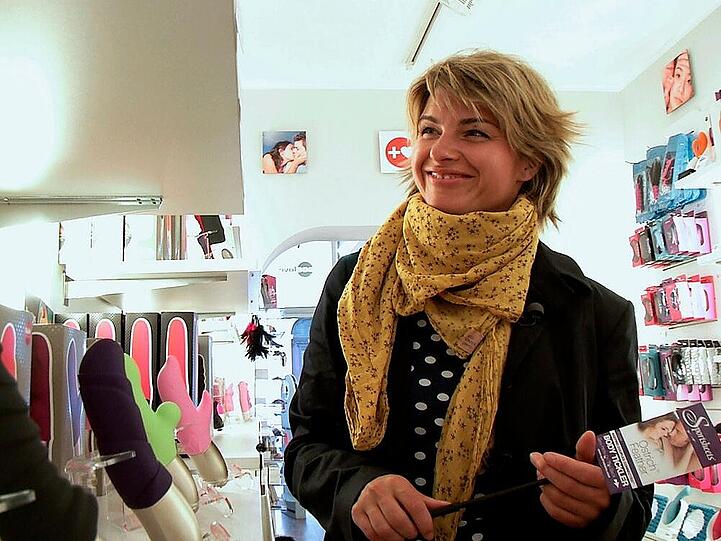 Sabine Heinrich im Sex-Shop