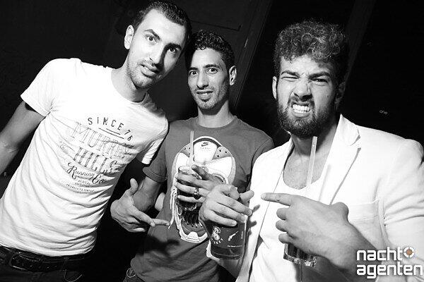 Am Freitag gab es im Crux wieder die "Nice!"-Partyreihe, diesmal unter dem Motto "Nice! like Palm Trees". Die DJ's spielten Hip-Hop und R'n'b-Sounds.