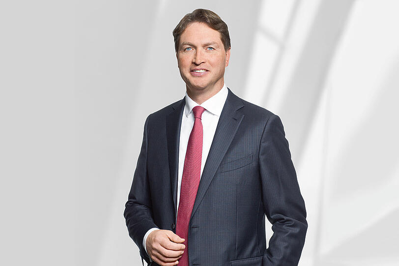 Ola Källenius gilt bei Daimler als Kronprinz und möglicher Nachfolger von Dieter Zetsche als Vorstandschef. Im mid-Gespräch äußerte er sich zur Strategie von Mercedes-Benz in den kommenden Jahren.