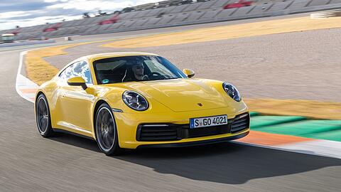 Ganz der Alte - aber nur fast: Der etwas gewachsene Porsche 911 auf dem Rennkurs von Valencia.
