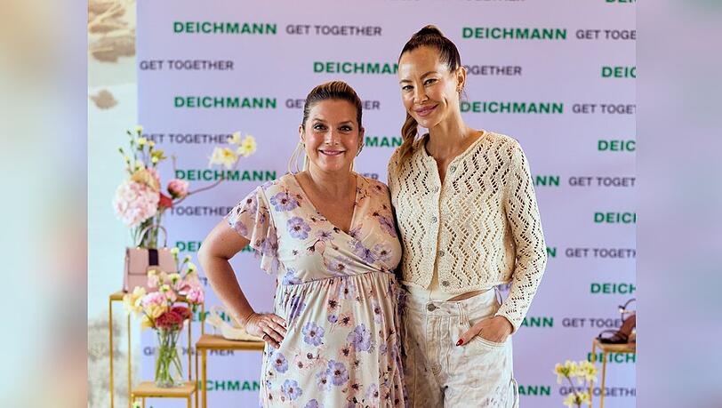 Die schwangere Jeanette Biedermann (l.) mit F&uuml;nffach-Mutter Alessandra Meyer-W&ouml;lden: keine Tipps, aber viel Verst&auml;ndnis.
