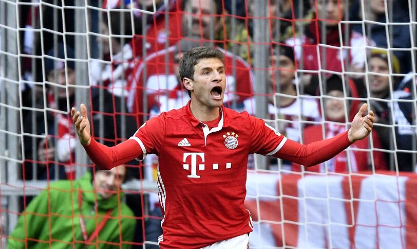 Thomas Müller Note 1: Alonsos Verletzung brachte ihn in die Startelf. Und Müller spielte auch ohne eigenen Treffer Weltklasse, war an vier (!) Toren direkt beteiligt. Höhepunkt: Die uneigennützige Vorlage vor Alabas 5:0.