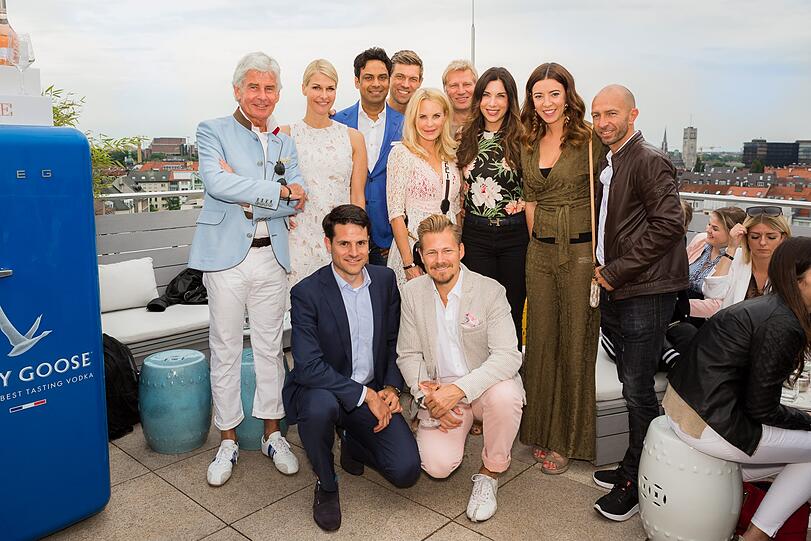 Illustre Promi-Runde über den Dächern Münchens: Die Event-Reihe "Sparkling Munich" fand erstmals im Mandarin Oriental statt.