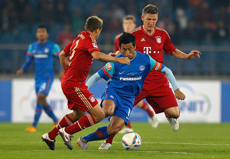 Bayern München hat das Testspiel gegen die Nationalmannschaft von Indien leicht und locker mit 4:0 (4:0) gewonnen. Gomez, Schweinsteiger und Müller trafen für die Münchner. Die Bilder vom Spiel!