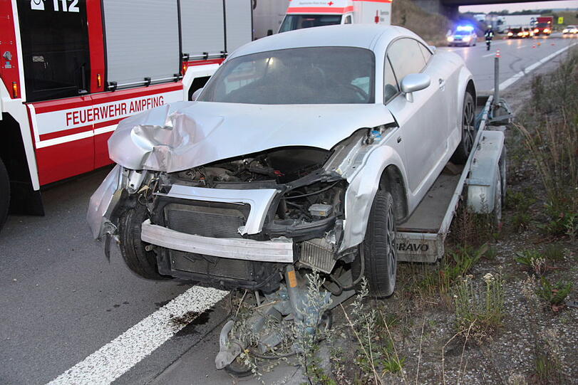 Horror-Crash auf der A 94: Bilder vom Unfallort.