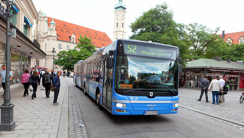 Die Initiative will den 52er wieder auf dem Marienplatz haben. Die Initiative will den 52er wieder auf dem Marienplatz haben.