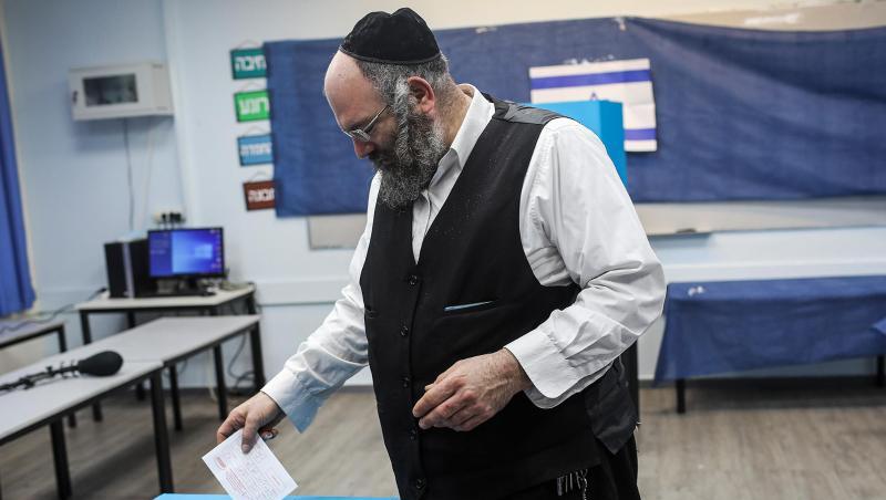 Rund 6,4 Millionen Wahlberechtigte sind aufgerufen, die 120 Mitglieder des israelischen Parlaments zu bestimmen. Rund 6,4 Millionen Wahlberechtigte sind aufgerufen, die 120 Mitglieder des israelischen Parlaments zu bestimmen.