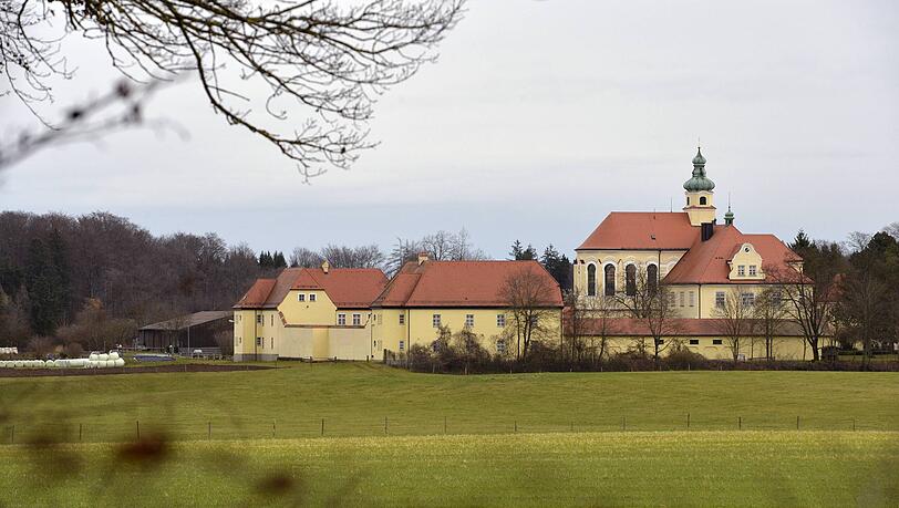 Die Justiz Vollzugsanstalt Rothenfeld bei Andechs liegt zwischen Ammersee und Starnberger See Die Justiz Vollzugsanstalt Rothenfeld bei Andechs liegt zwischen Ammersee und Starnberger See