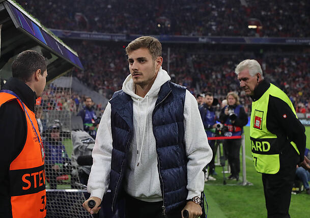 Fehlt dem FC Bayern seit Saisonstart: Verteidiger Josip Stanisic. Fehlt dem FC Bayern seit Saisonstart: Verteidiger Josip Stanisic.
