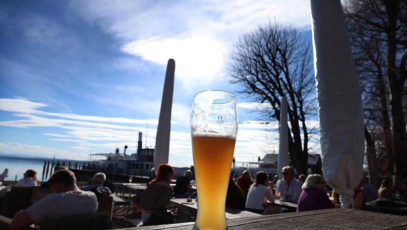 Die vbw nennt ihre regelmäßige Umfrage "Weißbier-Index". Derzeit ist das Glas eher halbleer. Die vbw nennt ihre regelmäßige Umfrage "Weißbier-Index". Derzeit ist das Glas eher halbleer.