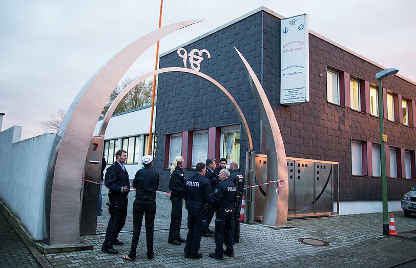Bei einer Explosion in dem Sikh-Gebetshaus in Essen sind drei Menschen verletzt worden, davon einer schwer.