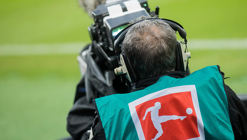 Zuletzt hatte es unter Fußball-Fans viel Frust gegeben, weil DAZN seine Preise auch für Bestandskunden deutlich erhöht hatte. (Symbolbild)
