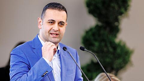 Bijan Djir-Sarai (FDP), Generalsekretär seiner Partei, spricht beim Landesparteitag.
