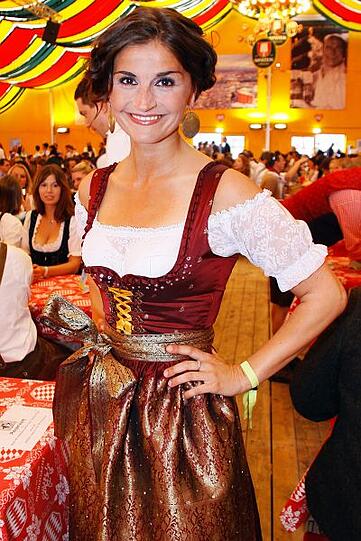 Die letzten Jahre war bei "Tracht & Pracht" einiges geboten. 2011 ließen sich auch Prominente wie Alina Baumann, Tim Lobinger, Michael Guillaume,Peyman Amin, Liliana Matthäu und Alisar Ailabouni im Hippodrom blicken. Klicken Sie durch die Bilder!