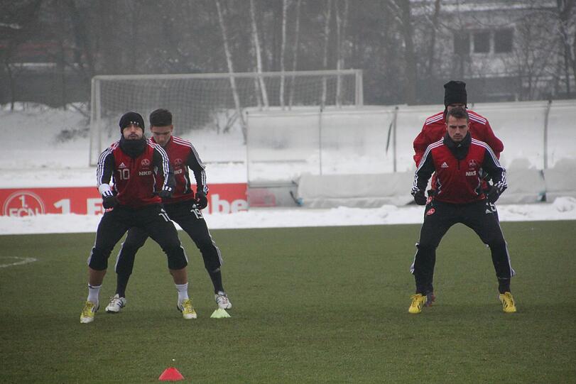 Aufwärm- und Stabilitätsübungen mit Athletikcoach Markus Zidek.