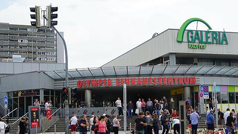 Am Sonntag findet der Trauerakt zu Ehren der Opfer des Amoklaufs von München statt. Auch Kanzlerin Merkel und Bundespräsident Gauck kommen.