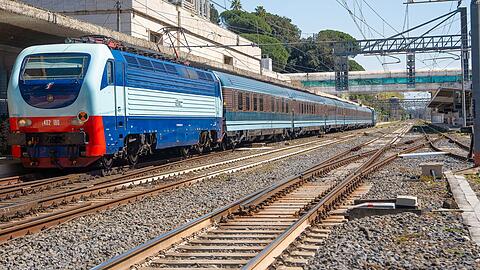 Zur Wiesn 2025 soll es einen "München-Express" aus Rom geben. Angeboten wird die Verbindung von "FS Treni Turistiche Italiani". (Symbolbild)