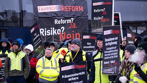 Protest von Fahrlehrern.
