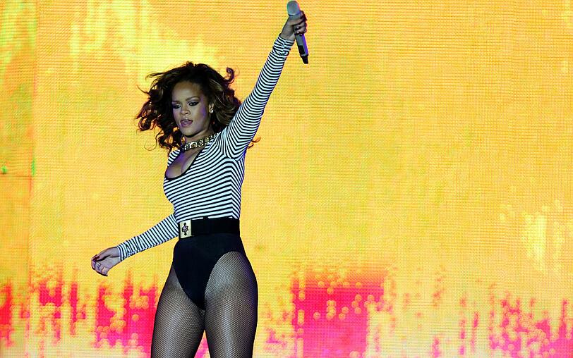 Egal was sie trägt - zurecht ist Rihanna die "Sexiest Woman Alice 2011"!