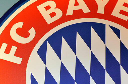 Stern des Südens, die Bayern Fan-Hymne von Willy Astor ist für Horst Seehofer im April angesagt. Ist das Champions-League Finale nicht erst im Mai?