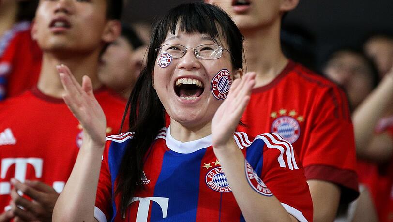 Der FC Bayern in China - so manchen Fan freut es. Der FC Bayern in China - so manchen Fan freut es.