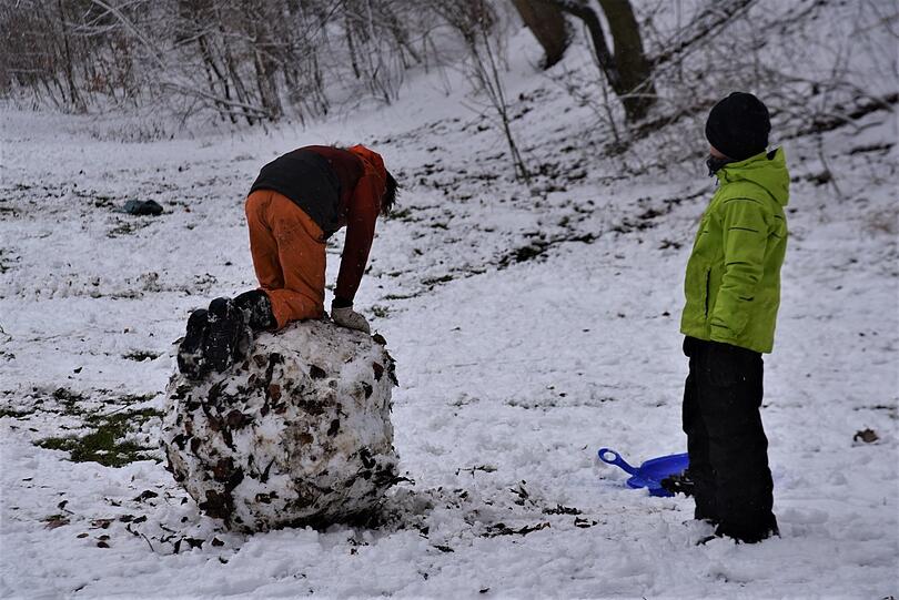 Ein ansehnlicher Schneeklumpen - wenn auch mit viel Erde.