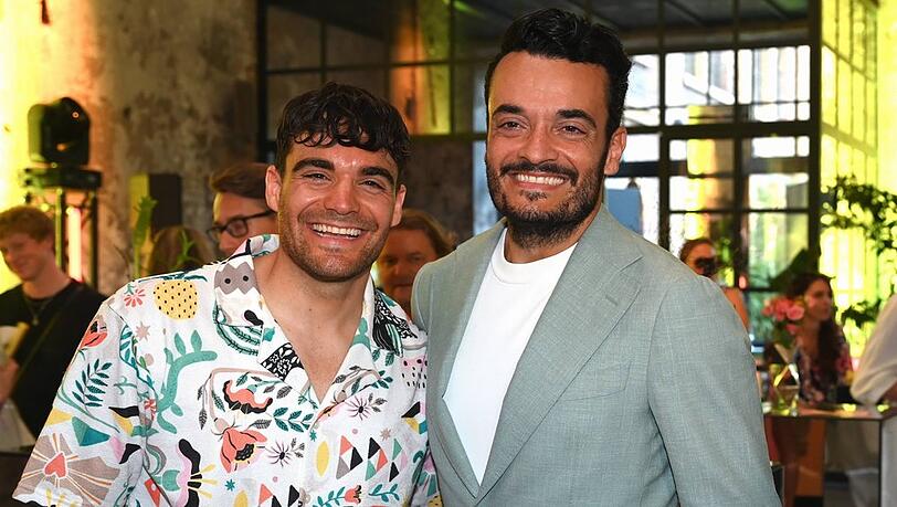 Stefano (li.) und Giovanni Zarrella haben offenbar Spaß am Tanzen.