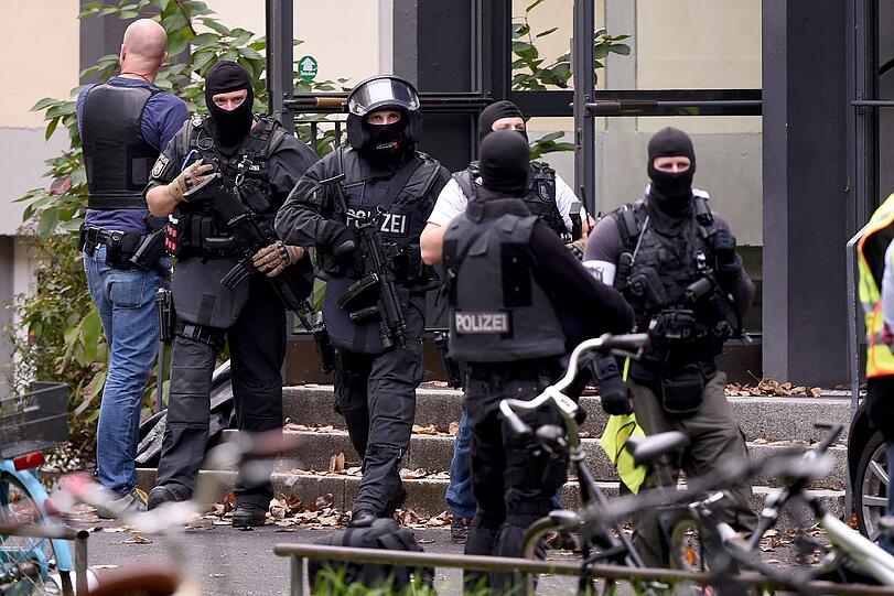 Amok-Alarm an einer Kölner Schule: Die Bilder.