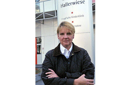 Sie macht Ärzte dafür verantwortlich, dass ihr Sohn Constantin (7) einen Schaden am Herzen zurück- behalten hat und behindert ist: Mutter Cornelia S.