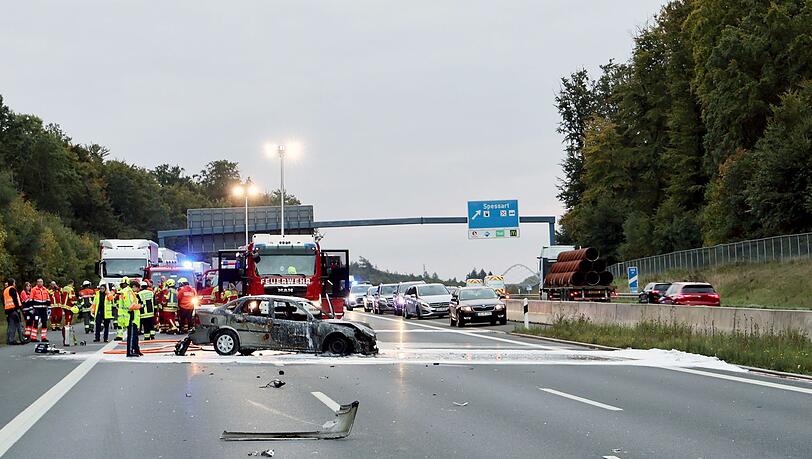 Die Autobahn 3 wurde nach dem Unfall in Richtung Frankfurt gesperrt.