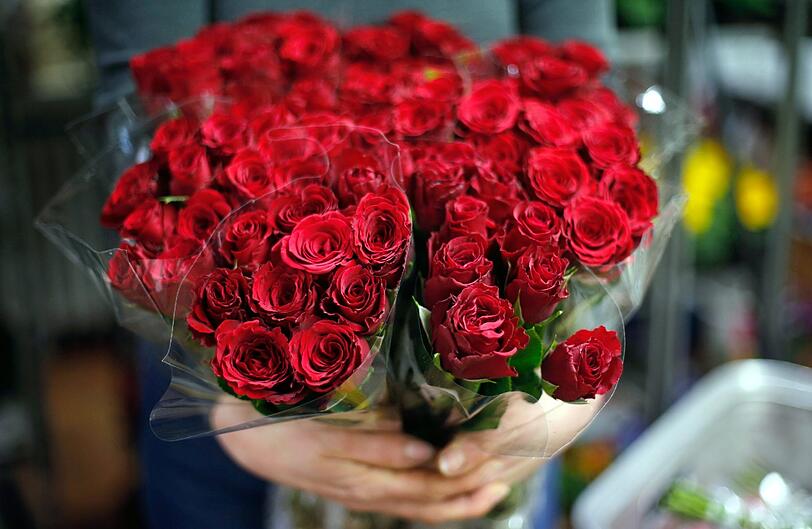 Zum Weltfrauentag verteilt die Giesinger SPD am Samstag Rosen.