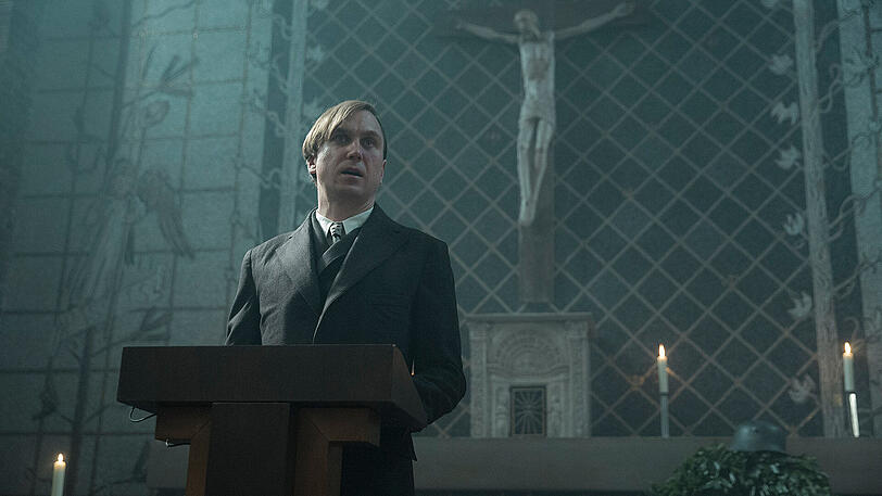 Babylon Berlin: Alfred Nyssen (LARS EIDINGER)