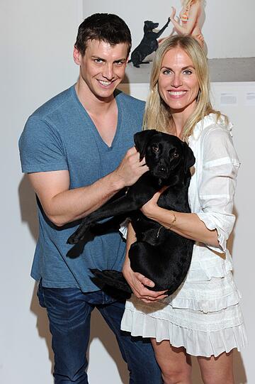 Noemi Matsutani und Freund Philipp Walter mit Hund Mila
