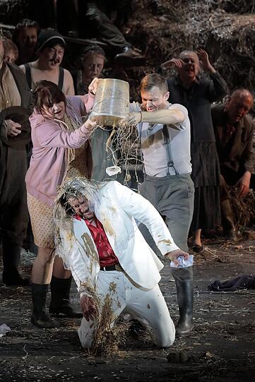 Die "Verkaufte Braut" im Nationaltheater.