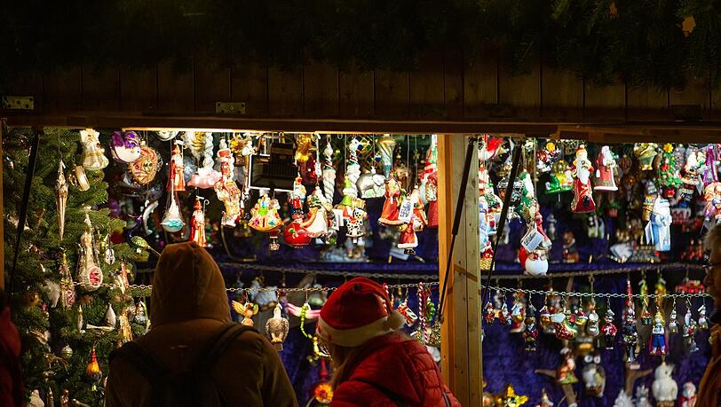 Der Christkindlmarkt am Chinesischen Turm, hier eine Aufnahme von 2019, fällt dieses Jahr aus.