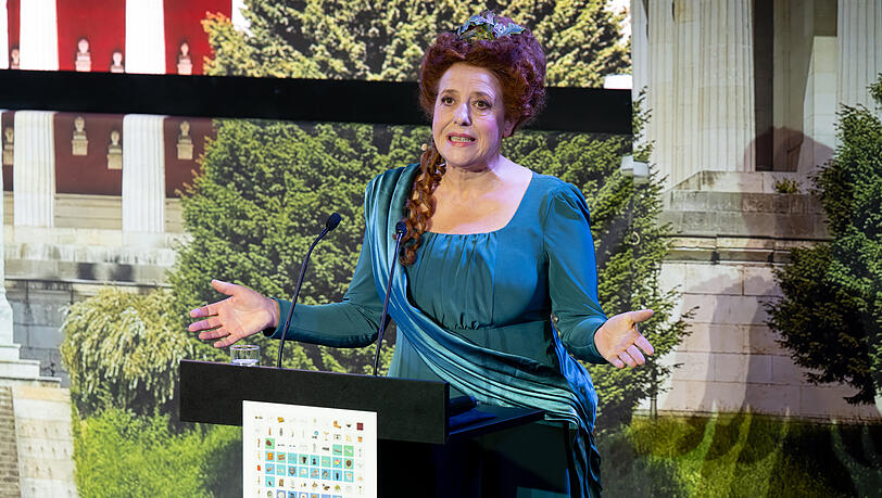 Acht Jahre lang war sie die "Mama Bavaria" am Nockherberg: Wer derbleckte laut Luise Kinseher also besser? Django Asül beim Maibockanstich oder Stephan Zinner am Nockherberg? Acht Jahre lang war sie die "Mama Bavaria" am Nockherberg: Wer derbleckte laut Luise Kinseher also besser? Django Asül beim Maibockanstich oder Stephan Zinner am Nockherberg?