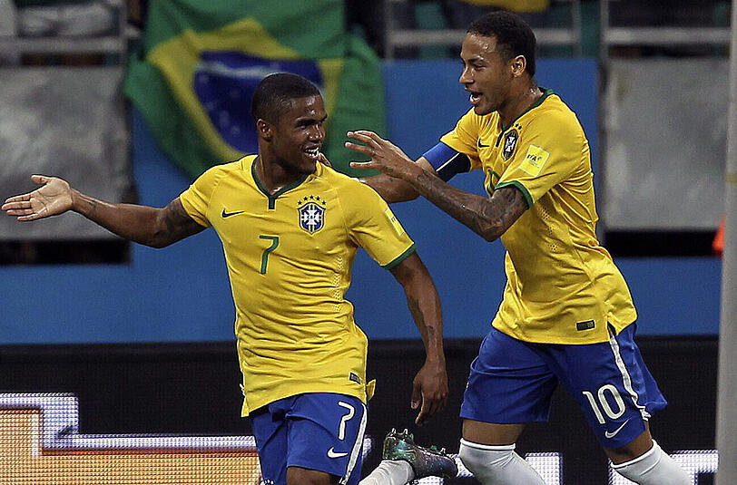 Seit Monaten ist Douglas Costa beim FC Bayern in Topform. Beim 3:0-Sieg gegen Peru spielte er auch im Nationalteam groß auf. Das 1:0 schoss er selbst. Die anderen beiden Treffer bereitete er vor.