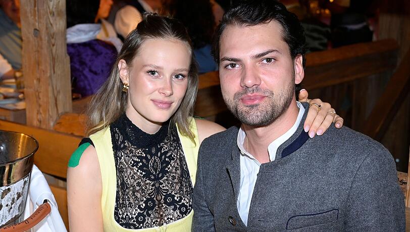 Jimi Blue Ochsenknecht und Laura Marie Geissler auf dem Oktoberfest 2022.