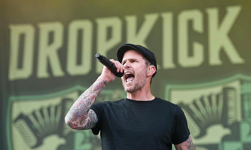 Heiße Rocker, wilde Punks und johlende Fans - auf den beiden Festivals Rock im Park und Rock am Ring feierten über 100.000 Rockfans am Wochenende ihre Lieblingsband. Unter anderem mit dabei: Metallica, Die Toten Hosen, The Ting Tings und Rapper Cro.