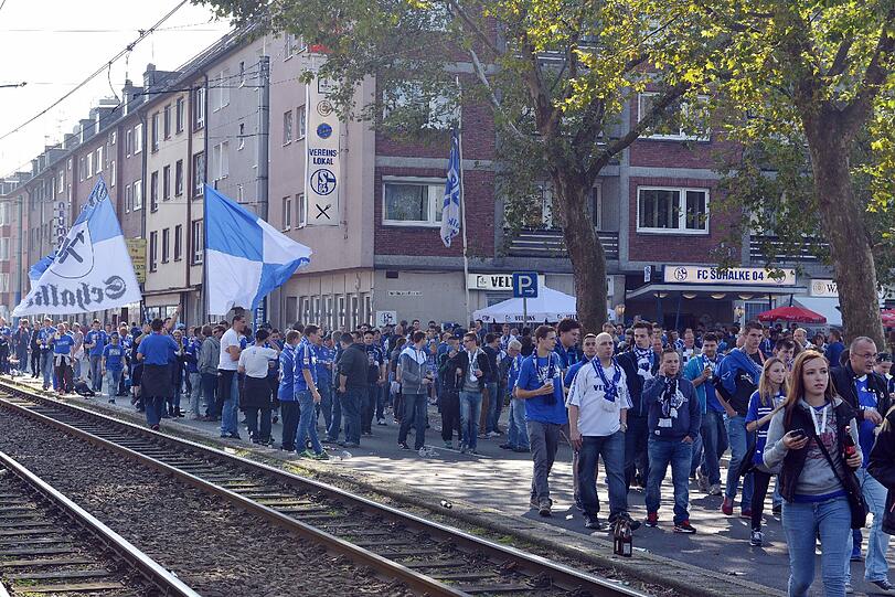 Vor dem Revierderby: Bilder von der Anfahrt der Fans