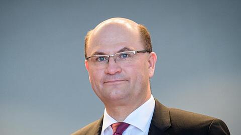 Albert Füracker (CSU), Finanzminister von Bayern, kommt zu einer Kabinettssitzung. Foto: Matthias Balk/dpa/Archivbild
