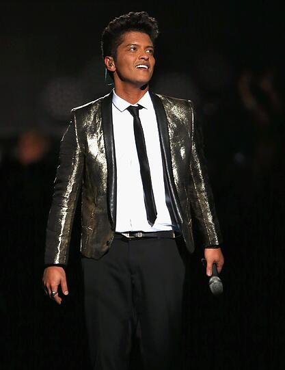 In der legendären Pepsi-Halbzeitshow standen Bruno Mars und die Red Hot Chili Peppers auf der Bühne!