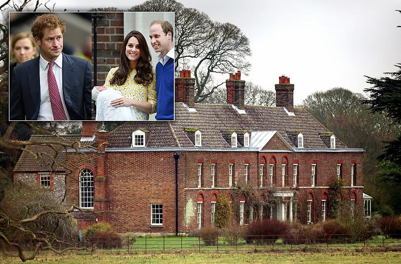 Prinz Harry stattet Kate, William, George und der kleinen Charlotte einen besuch auf Anmer Hall ab