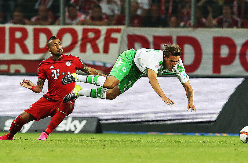 Nicht gerade zimperlich: Arturo Vidal (l.), hier gegen Wolfsburgs Max Kruse.