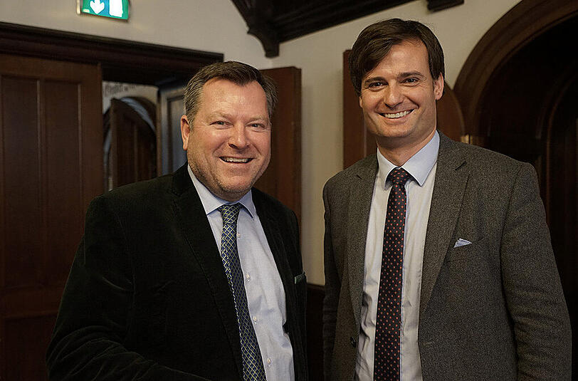 Bürgermeister Josef Schmid (l.) und Alexander Dietrich.