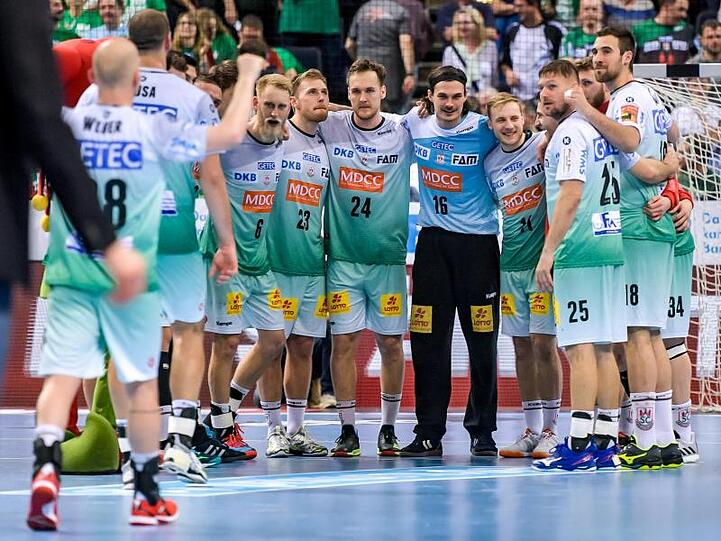 Magdeburgs Spieler feiern den Last-Second-Sieg im Final Four.